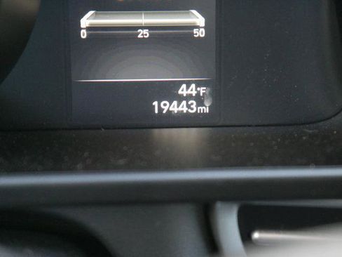 Used 2023 Hyundai Elantra SEL image 29