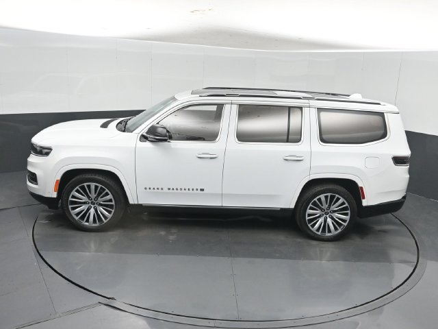 Used 2023 Jeep Grand Wagoneer Series III AWD/4WD image 47
