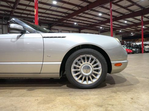 Used 2004 Ford Thunderbird Deluxe image 9