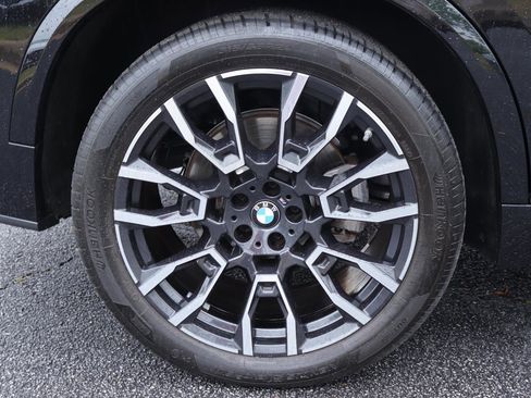 Used 2025 BMW X5 xDrive40i w/ M Sport Package AWD/4WD image 43