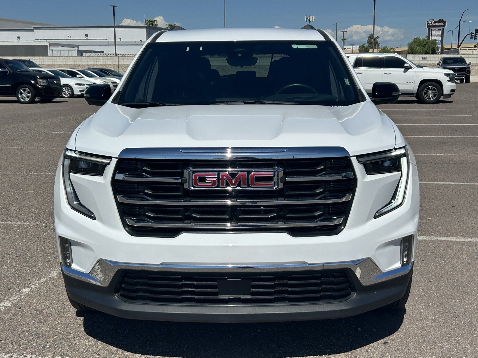 Used 2026 GMC Acadia Elevation w/ Elevation Premium Package FWD image 8