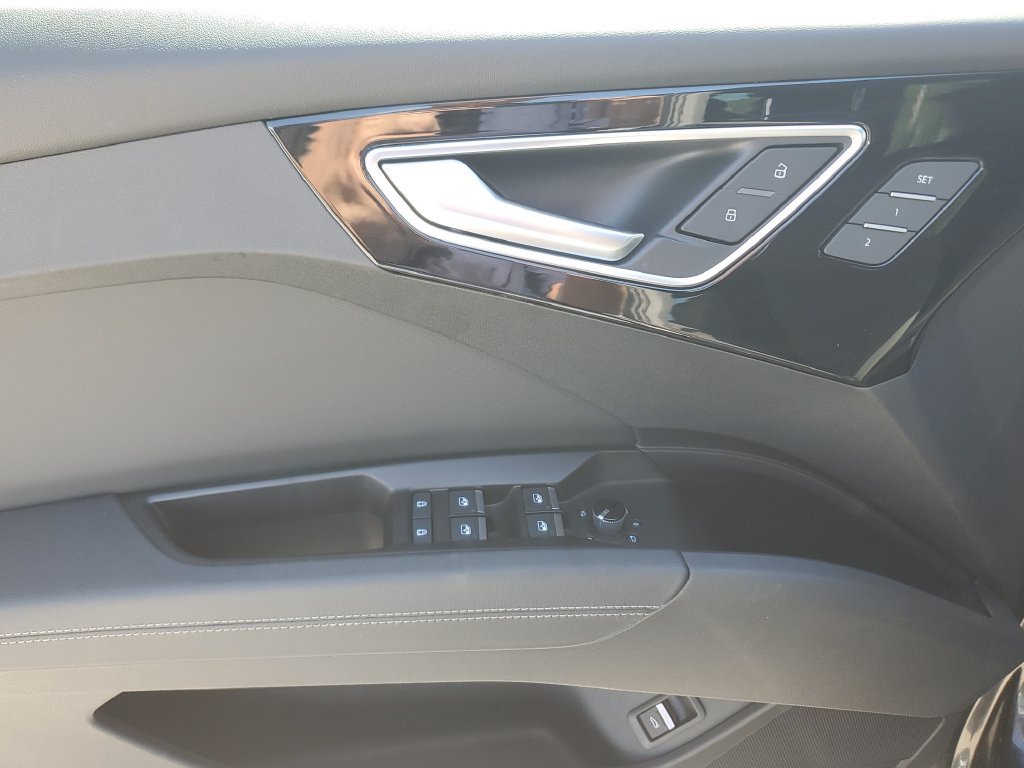 Certified 2023 Audi Q4 e-tron Prestige AWD/4WD image 25