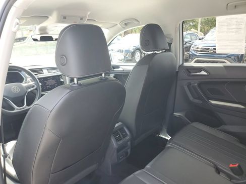 Certified 2023 Volkswagen Tiguan SE FWD image 17