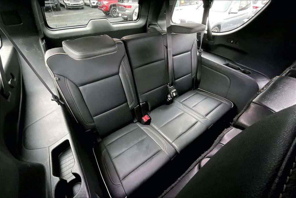 Used 2024 Chevrolet Suburban Premier AWD/4WD image 24