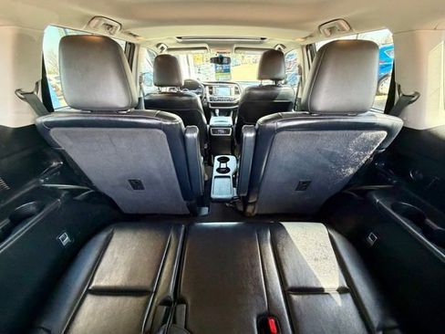 Used 2016 Toyota Highlander Limited image 16
