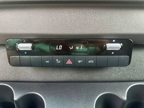 Used 2025 Mercedes-Benz Sprinter 2500 image 34