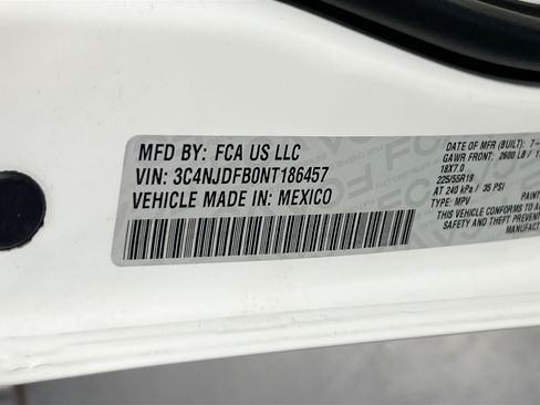 Used 2022 Jeep Compass Latitude AWD/4WD image 30
