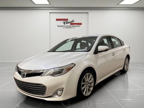 Used 2014 Toyota Avalon Limited image 3