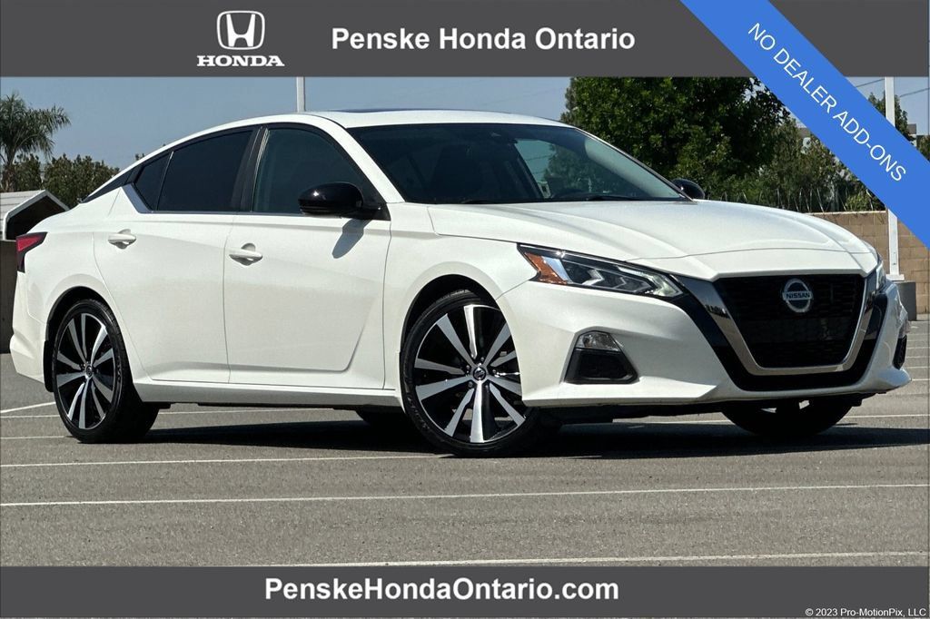 Used 2020 Nissan Altima 2.5 SR w/ Premium Package FWD image 1
