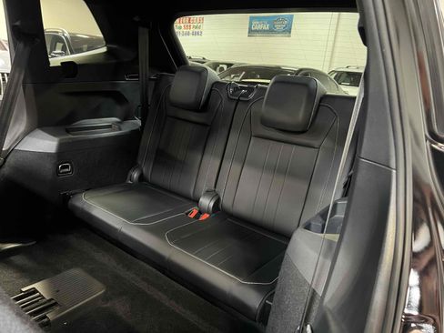 Used 2022 Volkswagen Tiguan SE R-Line image 43