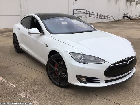 Used 2015 Tesla Model S 85D AWD/4WD image 3