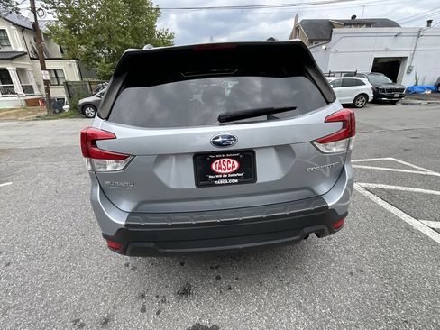 Certified 2022 Subaru Forester Premium image 3