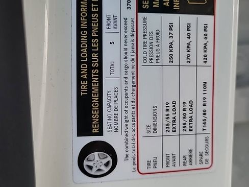 Used 2025 Mercedes-Benz GLC 300 4MATIC image 16