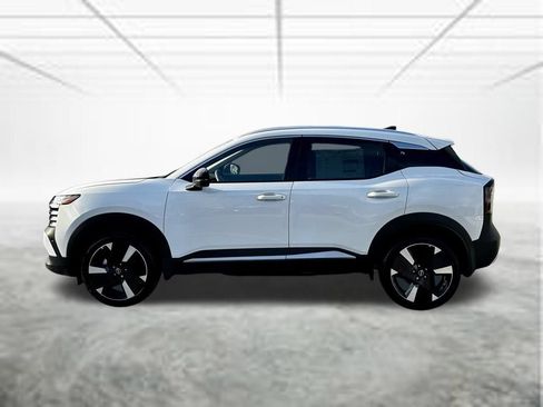 New 2026 Nissan Kicks SR FWD image 9
