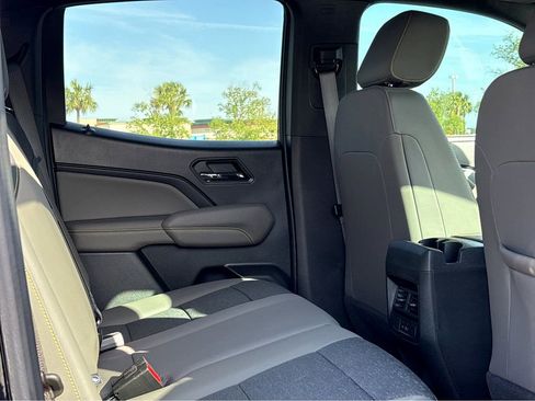 Used 2024 Chevrolet Colorado ZR2 w/ Technology Package AWD/4WD image 11