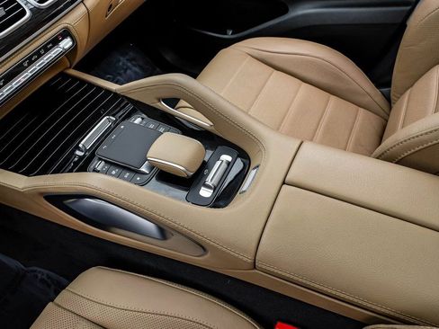 Used 2024 Mercedes-Benz GLS 580 4MATIC image 22