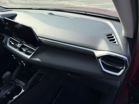 Used 2025 Chevrolet TrailBlazer LT image 33