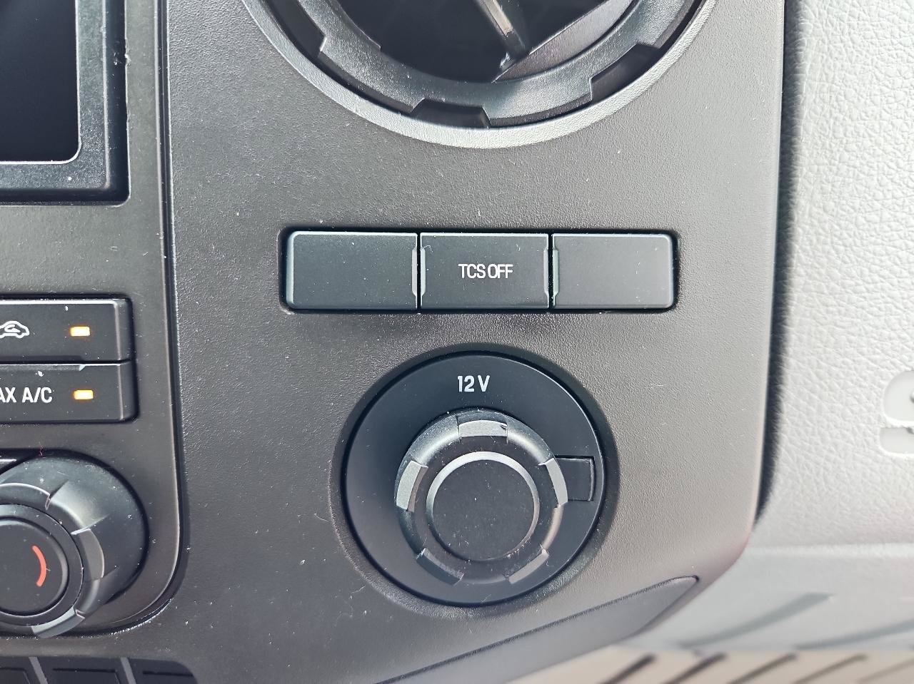 Used 2016 Ford F550 2WD Regular Cab Super Duty image 35