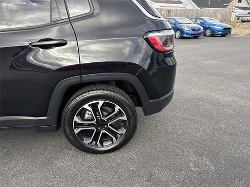 Used 2022 Jeep Compass Limited image 7