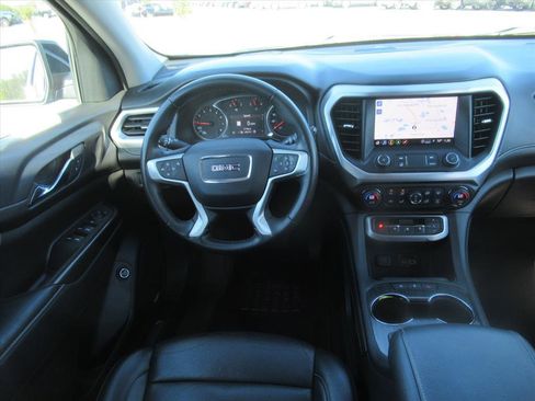 Used 2023 GMC Acadia SLT image 13