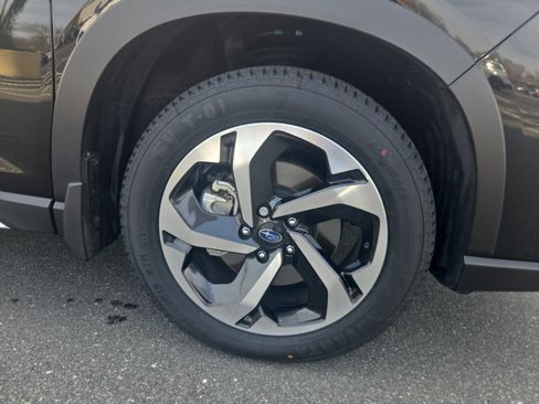 Used 2023 Subaru Forester Touring image 29