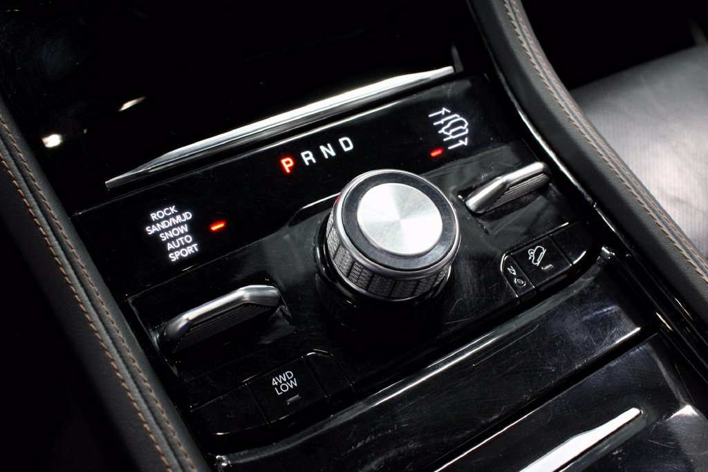 Used 2024 Jeep Grand Cherokee Summit AWD/4WD image 35
