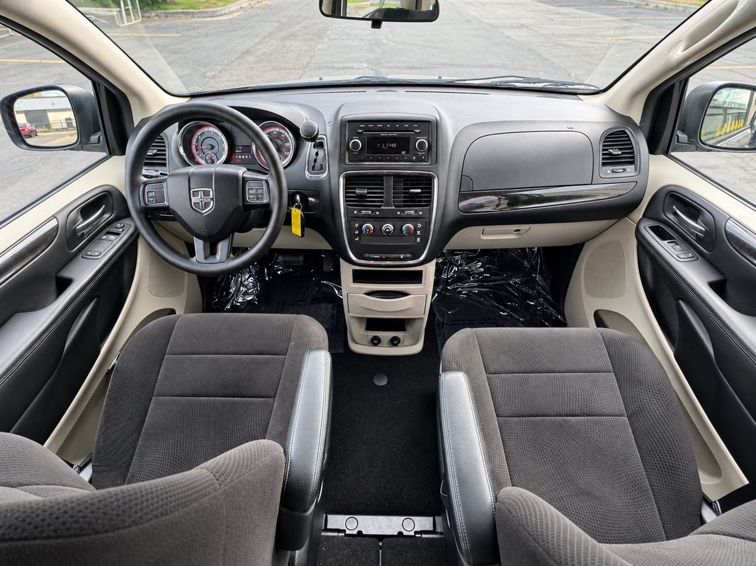 Used 2013 Dodge Grand Caravan American Value Package FWD image 15