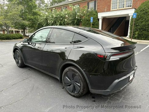 Used 2026 Tesla Model Y Long Range RWD image 8