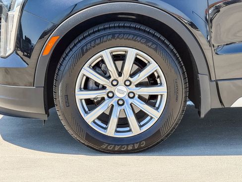 Used 2020 Cadillac XT4 Premium Luxury w/ Driver Awareness Package AWD/4WD image 9