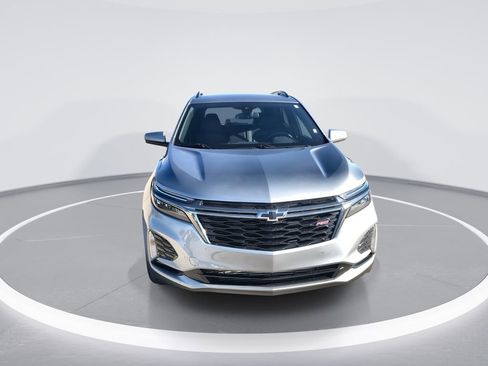 Used 2023 Chevrolet Equinox RS image 3