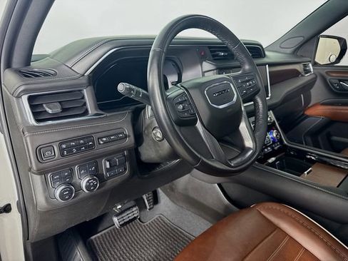 Used 2023 GMC Yukon XL Denali Ultimate image 12