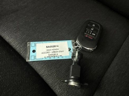 Certified 2025 Honda Accord SE image 32