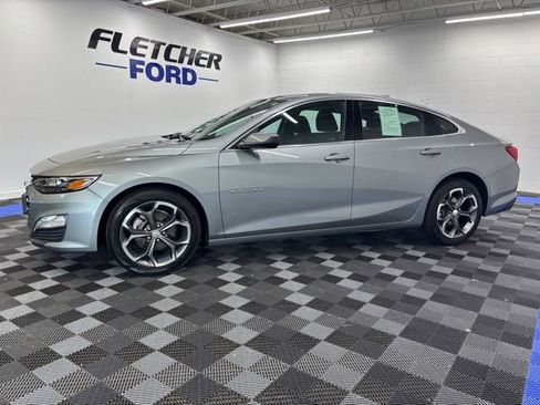 Used 2024 Chevrolet Malibu LT FWD image 3
