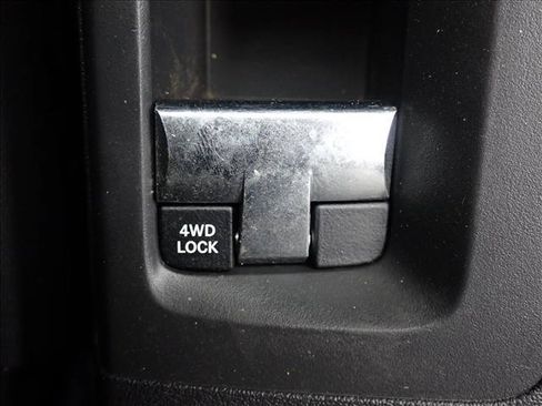 Used 2014 Jeep Patriot Latitude AWD/4WD image 21