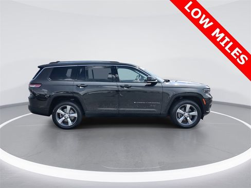 Used 2022 Jeep Grand Cherokee L Limited image 9