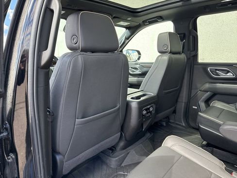 Used 2024 Chevrolet Suburban Premier AWD/4WD image 29
