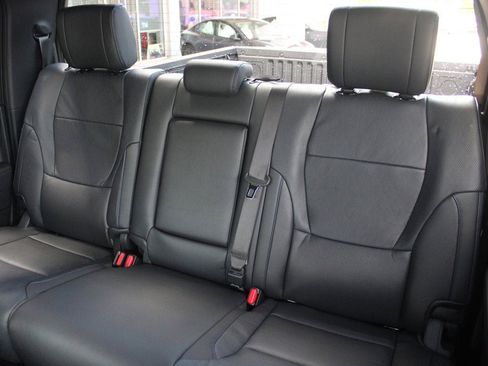 Used 2025 Toyota Tundra Platinum AWD/4WD image 20