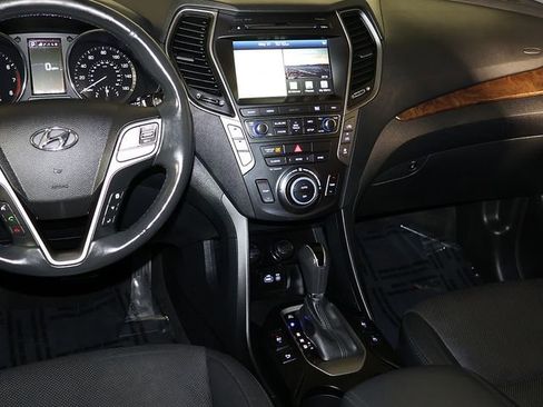 Used 2018 Hyundai Santa Fe Limited AWD/4WD image 16