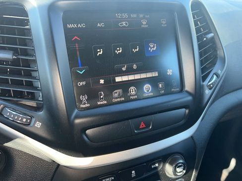 Certified 2016 Jeep Cherokee Latitude w/ Cold Weather Group image 7