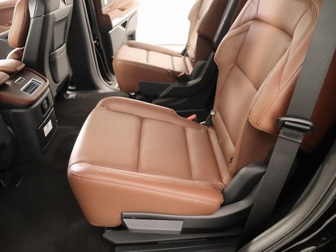 New 2025 Lincoln Navigator Reserve image 13