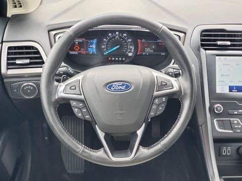 Used 2019 Ford Fusion SE w/ Equipment Group 151A FWD image 22