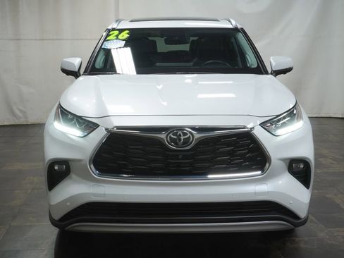 Used 2026 Toyota Highlander Platinum AWD/4WD image 9