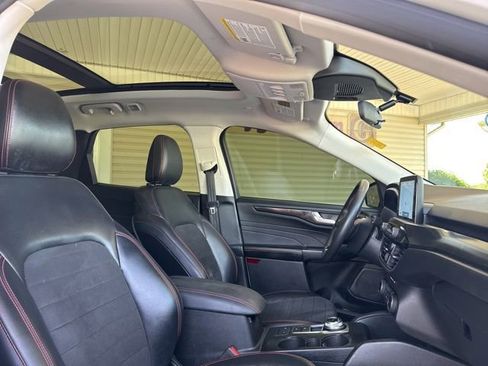 Used 2022 Ford Escape SEL w/ SEL Stealth AWD Package image 25