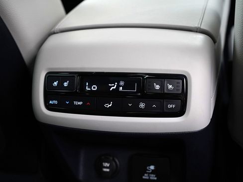 Used 2025 Hyundai Palisade Limited image 17