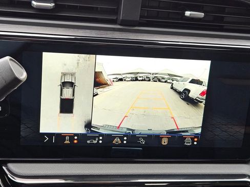 Used 2024 GMC Sierra 2500 AT4 w/ AT4 Premium Plus Package AWD/4WD image 12