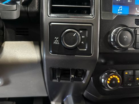 Used 2019 Ford F250 XLT w/ XLT Premium Package AWD/4WD image 20