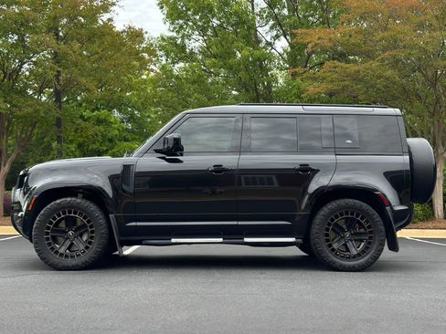 Used 2022 Land Rover Defender 110 X-Dynamic HSE AWD/4WD image 3