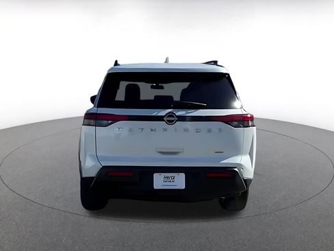 Used 2025 Nissan Pathfinder SV image 10