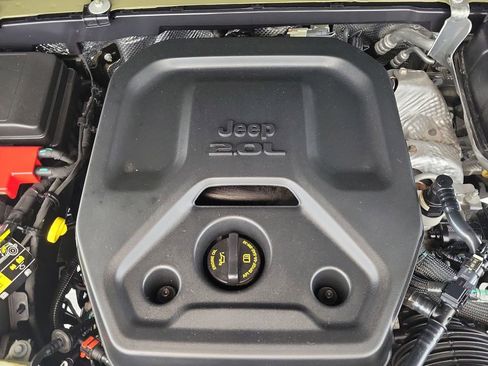 Used 2025 Jeep Wrangler Unlimited Sport AWD/4WD image 10