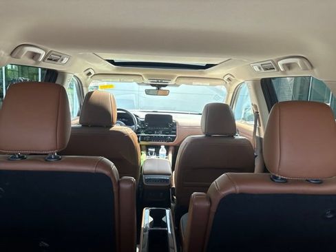 Used 2023 Nissan Pathfinder Platinum AWD/4WD image 22